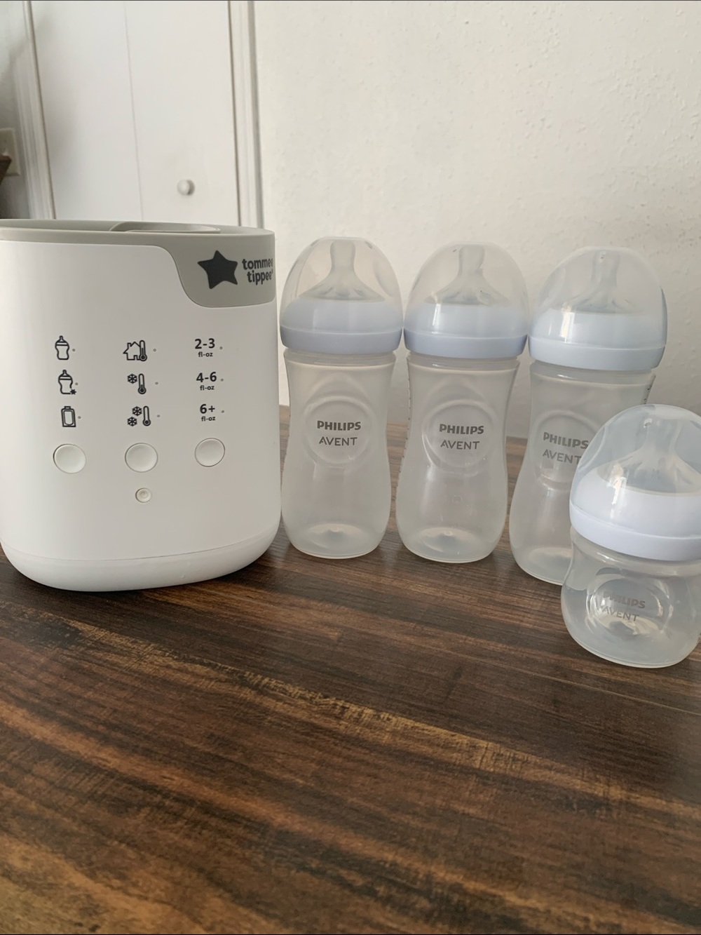 Philips Avent Clear Baby Bottle Set with White Caps